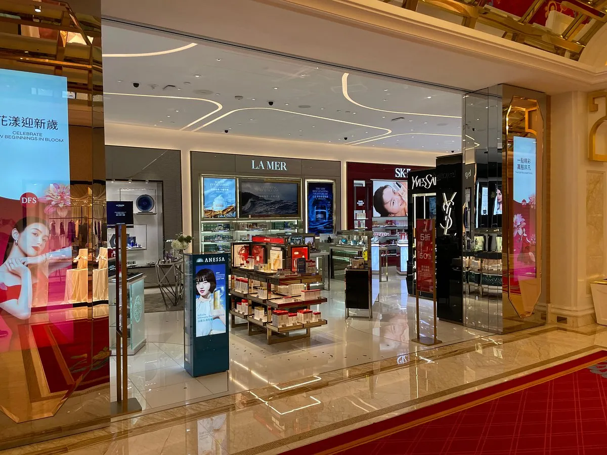 永利皇宫购物廊，高端品牌店铺和精致的室内设计